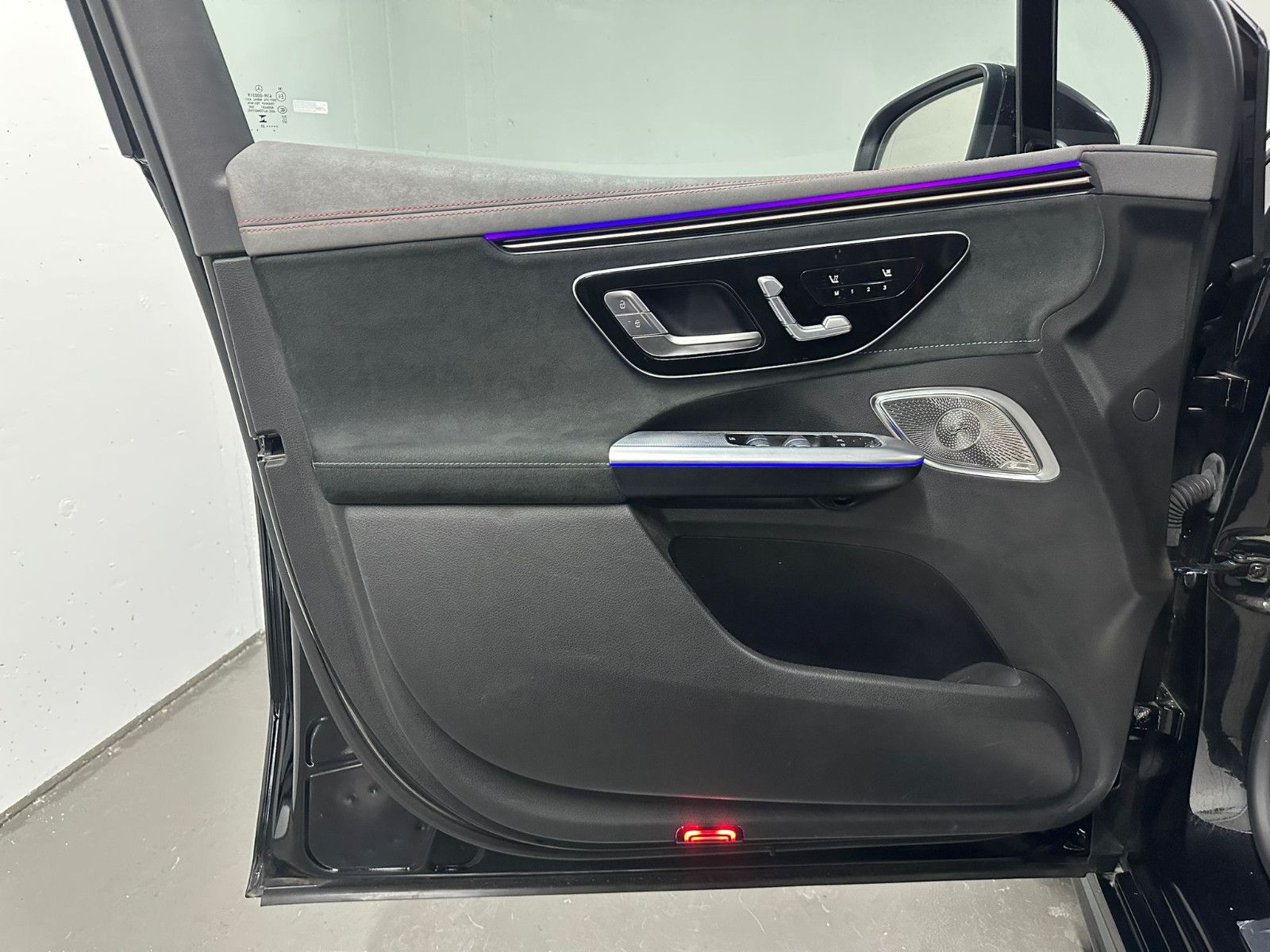 Fahrzeugabbildung Mercedes-Benz EQE 43 SUV AMG-LINE 4MATIC *Hyperscreen*PANO*