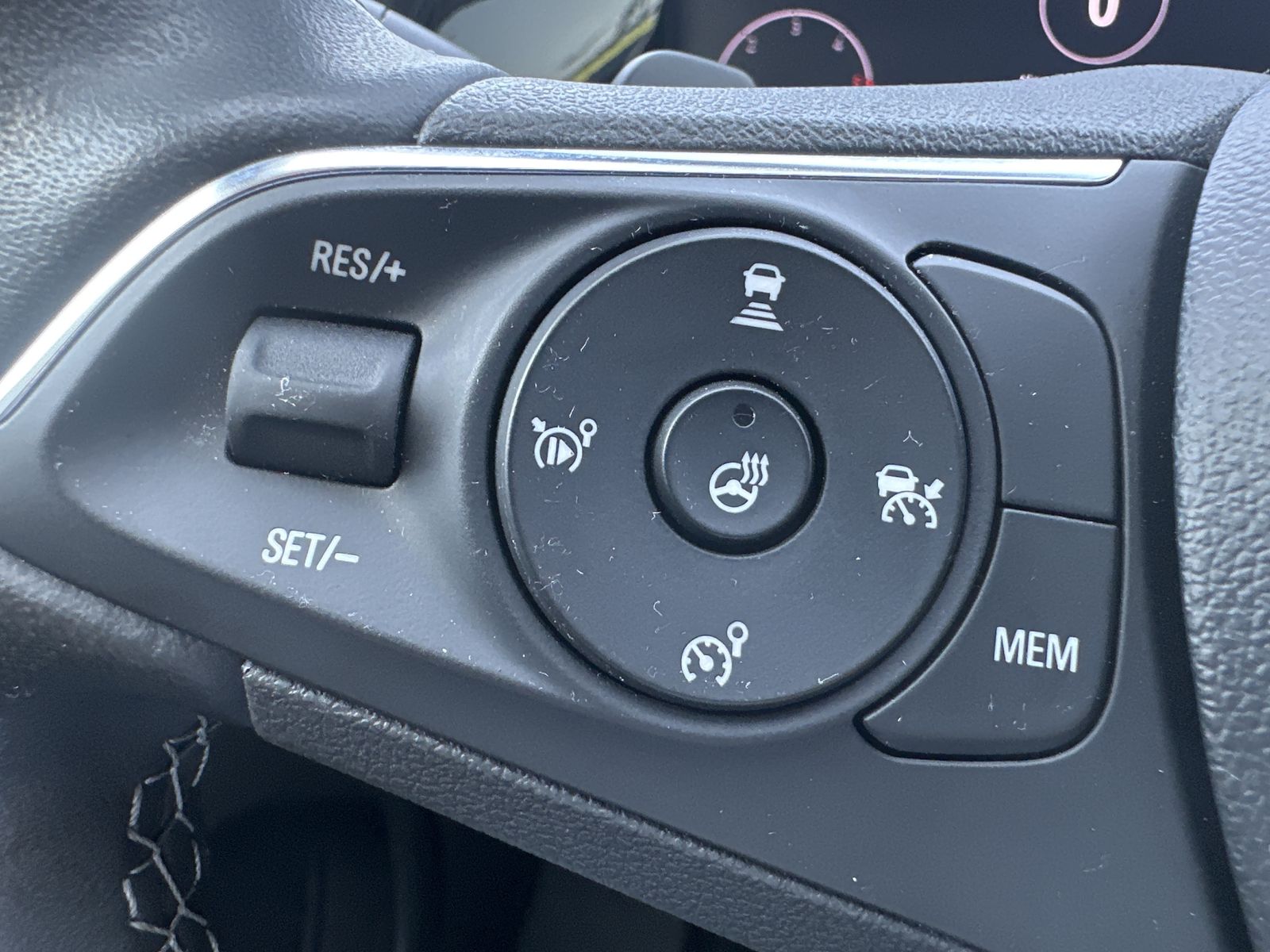 Fahrzeugabbildung Opel Grandland (X) 1.5 D Elegance NAV+MATRIX+ACC+AHK