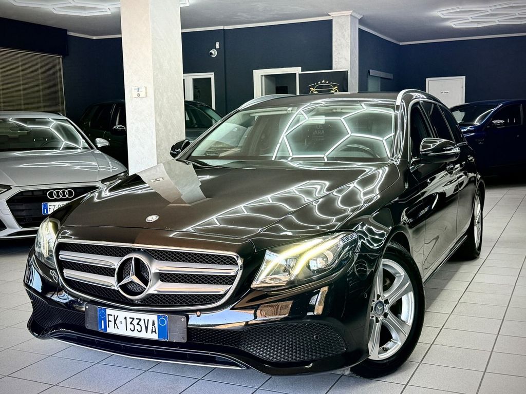 Image of Mercedes-Benz E 220
