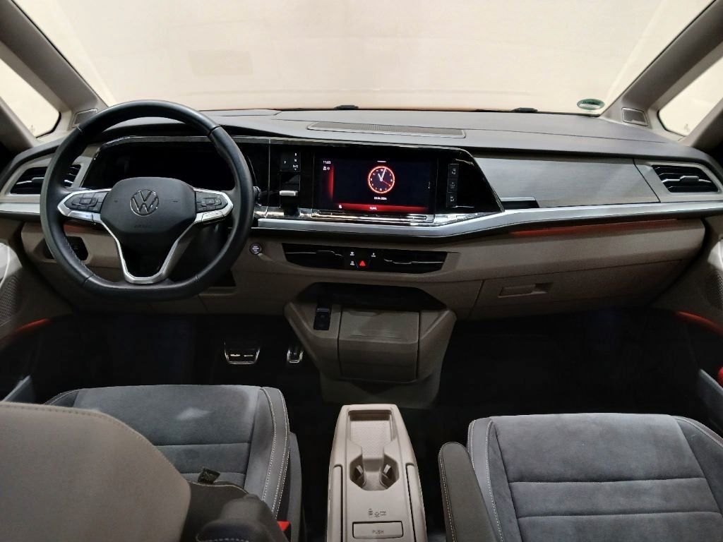Fahrzeugabbildung Volkswagen T7 Multivan Style Pano HuD AHK vis-avis STHZ H&k