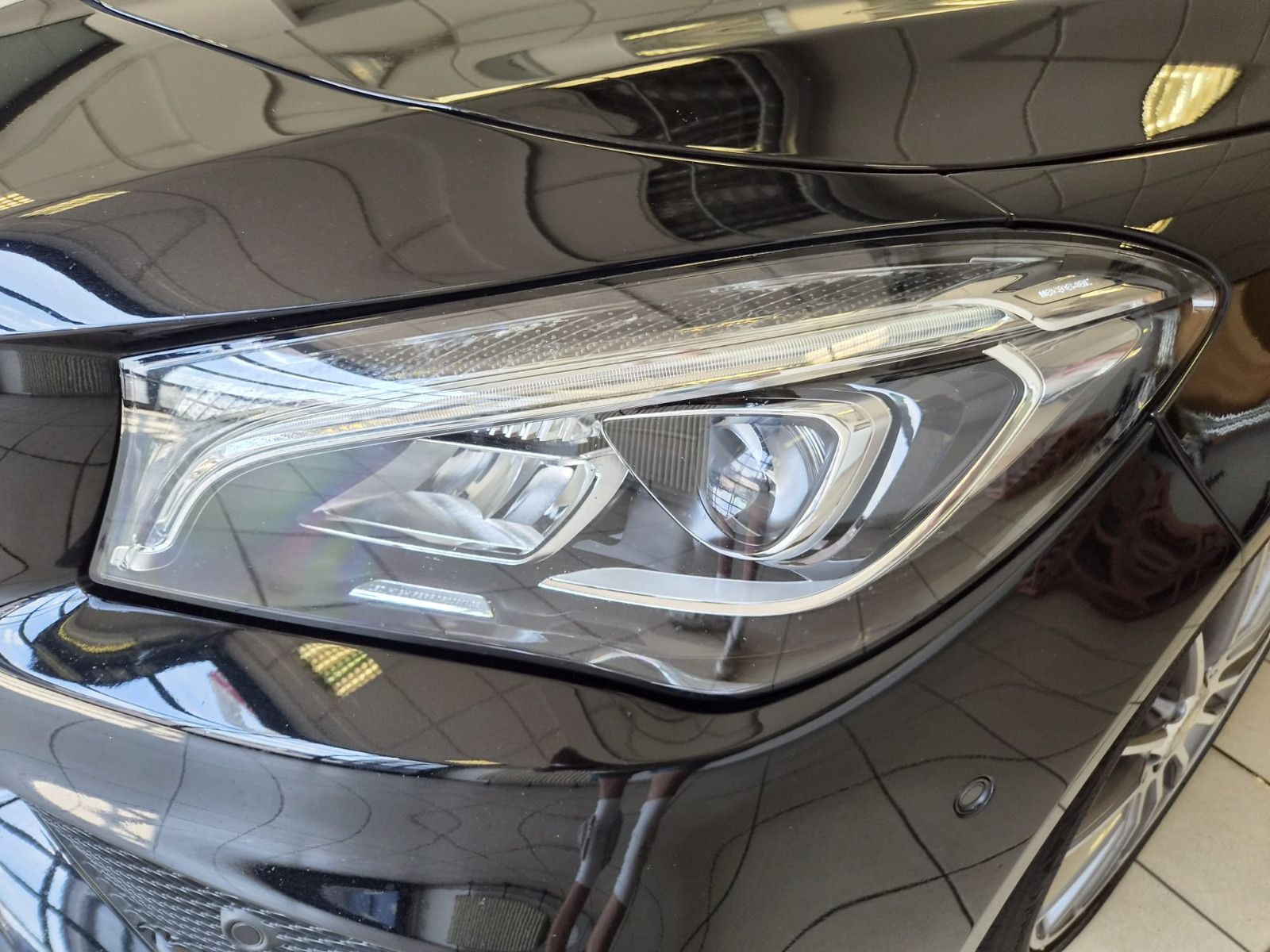 Fahrzeugabbildung Mercedes-Benz CLA 200 / Automatik / LED / AMG / GEPFLEGT