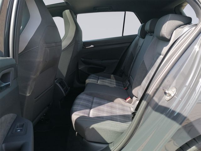 Golf VIII GTD 2.0 TDI DSG STHZ+PANO+KAMERA+