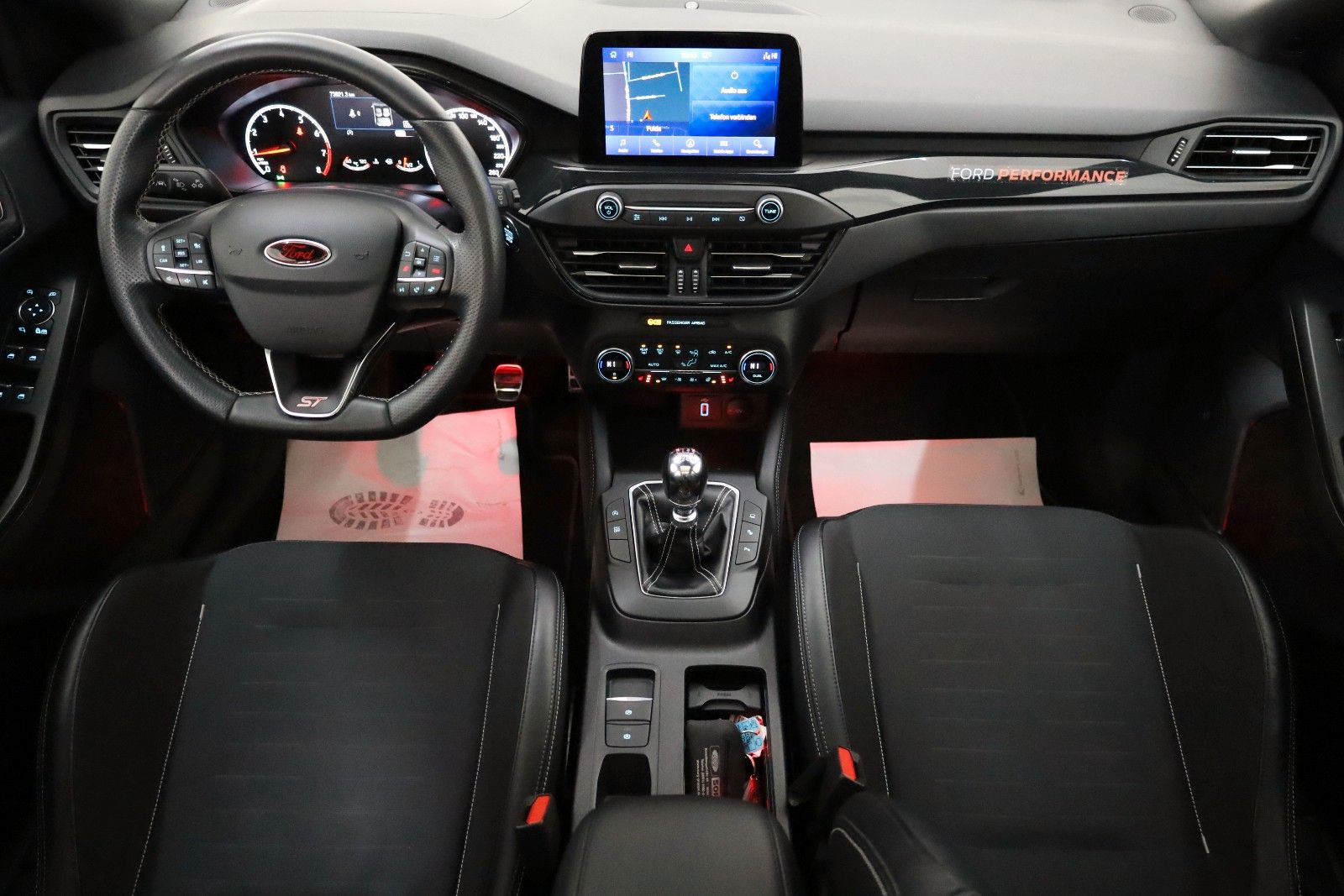Fahrzeugabbildung Ford Focus Lim. ST,Navi,SH,HUD,Kamera,ACC,Panorama+WR