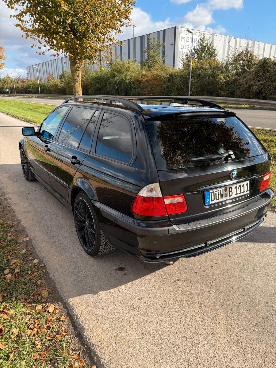 BMW 320 2005 — interior