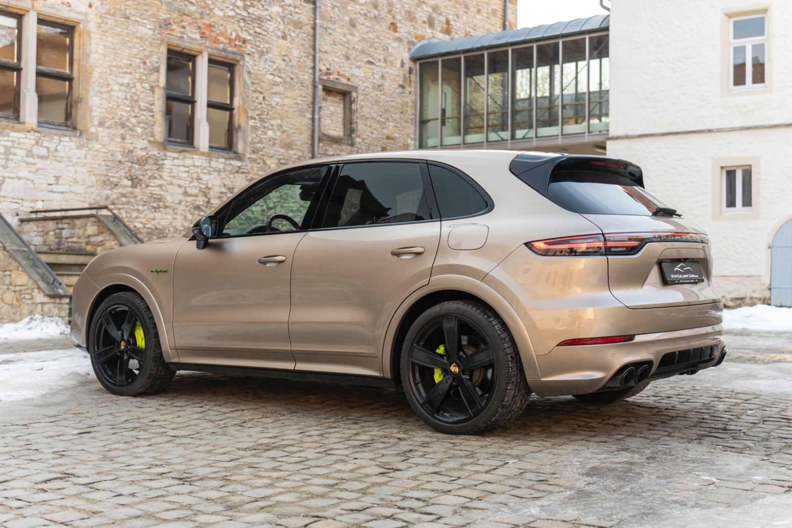 Fahrzeugabbildung Porsche Cayenne E-Hybrid SPORT-CHRONO BURMESTER 360° LED