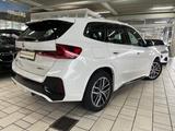 BMW iX1 xDrive 30 A M Sport Parkass. AD Navi LED 2-Z - weiße BMW iX1