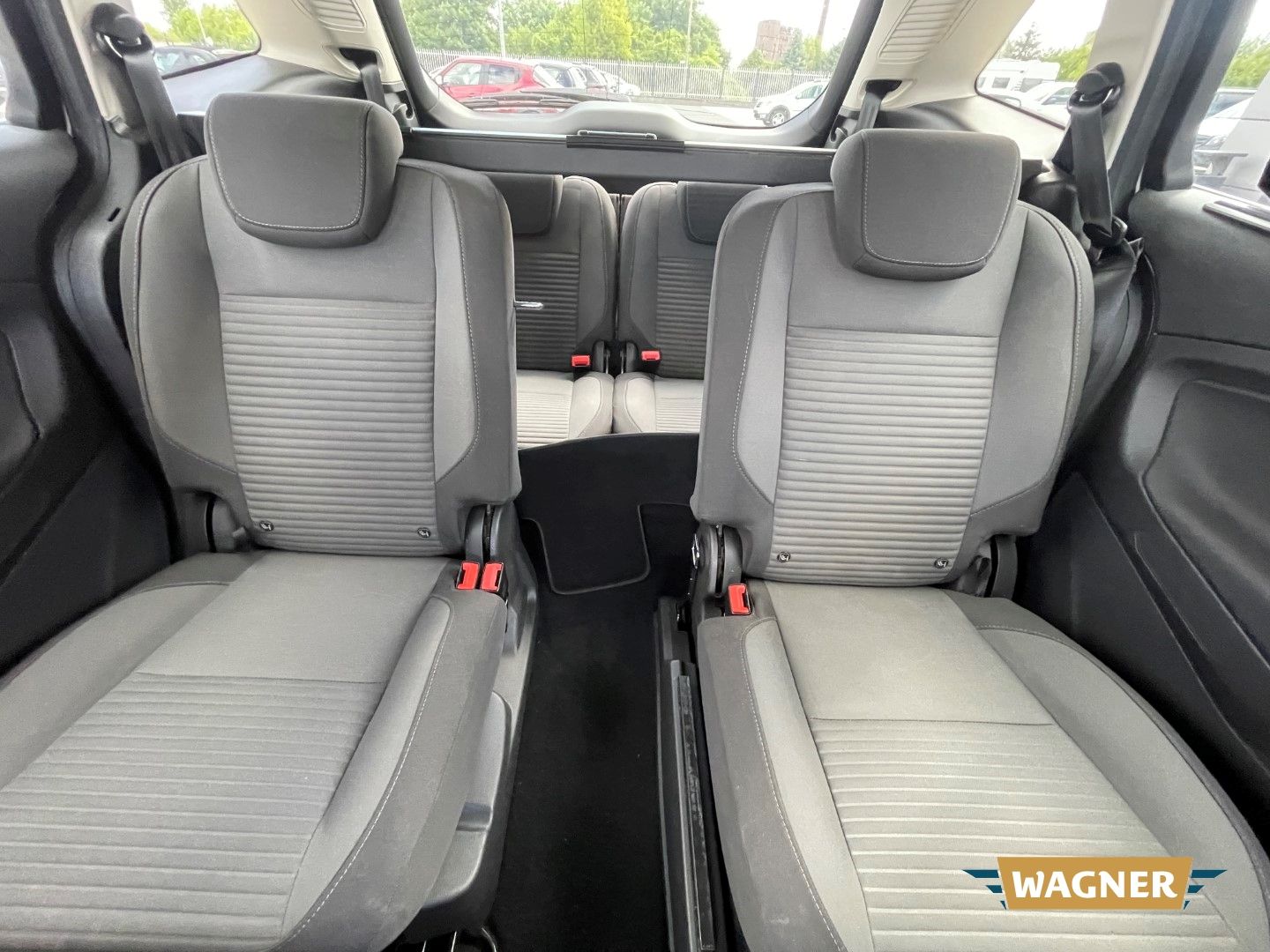 Fahrzeugabbildung Ford Grand C-Max Titanium 6-Sitzer Automatik