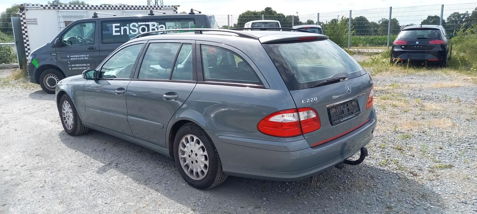 Mercedes-Benz E220 2004 — photo 5