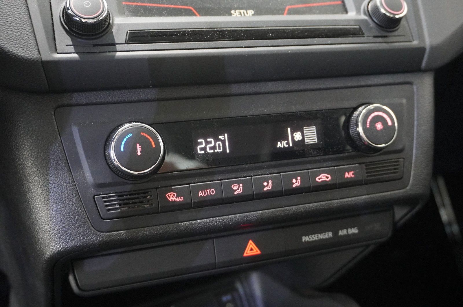 Fahrzeugabbildung SEAT Ibiza 1.4 TDI STYLE 5-TÜR NAVI/TEMP./PDC/NEBEL