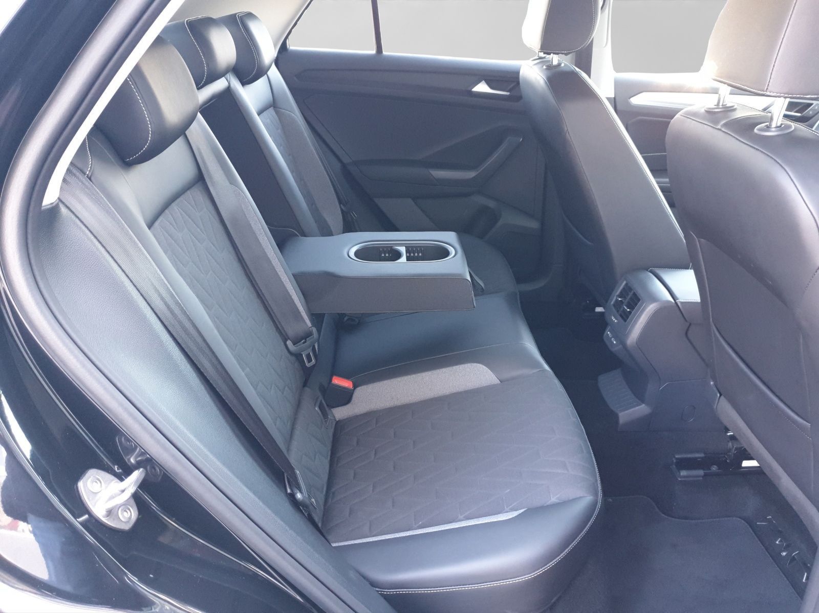 Volkswagen T-Roc - Bild 7