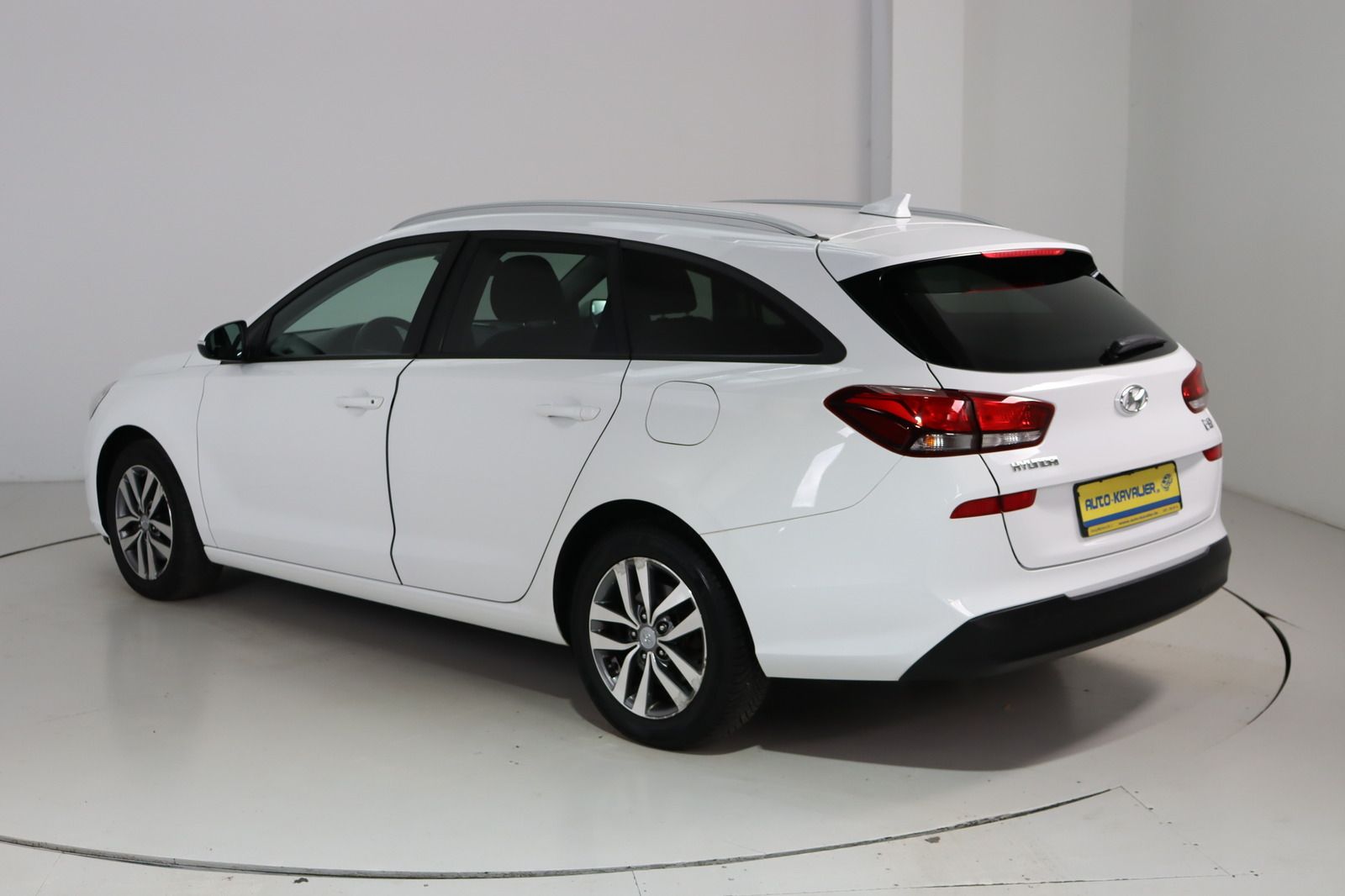 Fahrzeugabbildung Hyundai i30 T- GDi CW Family + * LED * Navi * DAB+ *