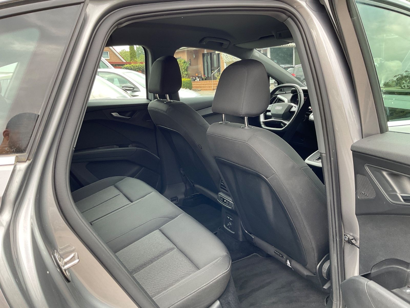 Fahrzeugabbildung Audi Q4 e-tron 40,82KWS,Kamera,Navi,LED,Sonos,Wärmep