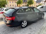 Skoda Superb Combi Ambition - Skoda Superb aus 2016 mit Diesel-Antrieb: Kombi