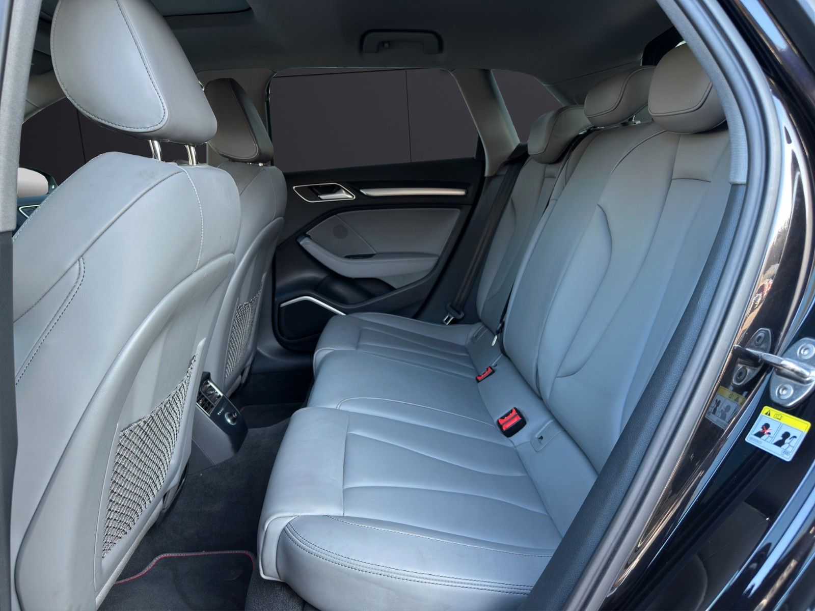 Fahrzeugabbildung Audi S3 Sportback 2.0 TFSI quattro LED*B&O*Shz*Pano