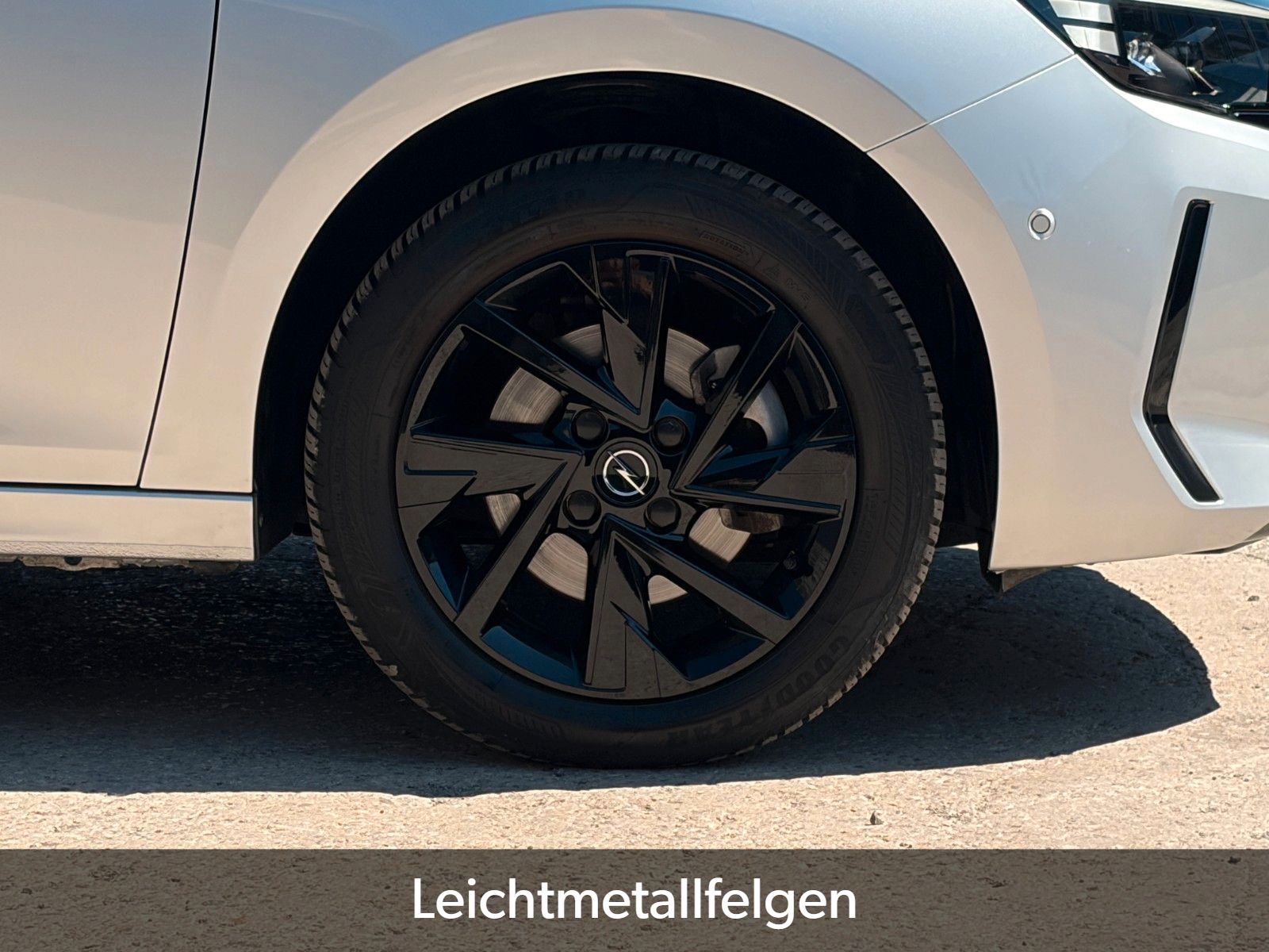Fahrzeugabbildung Opel Corsa F GS 1.2 Turbo LED CAM PDC LHZ SHZ CarPlay
