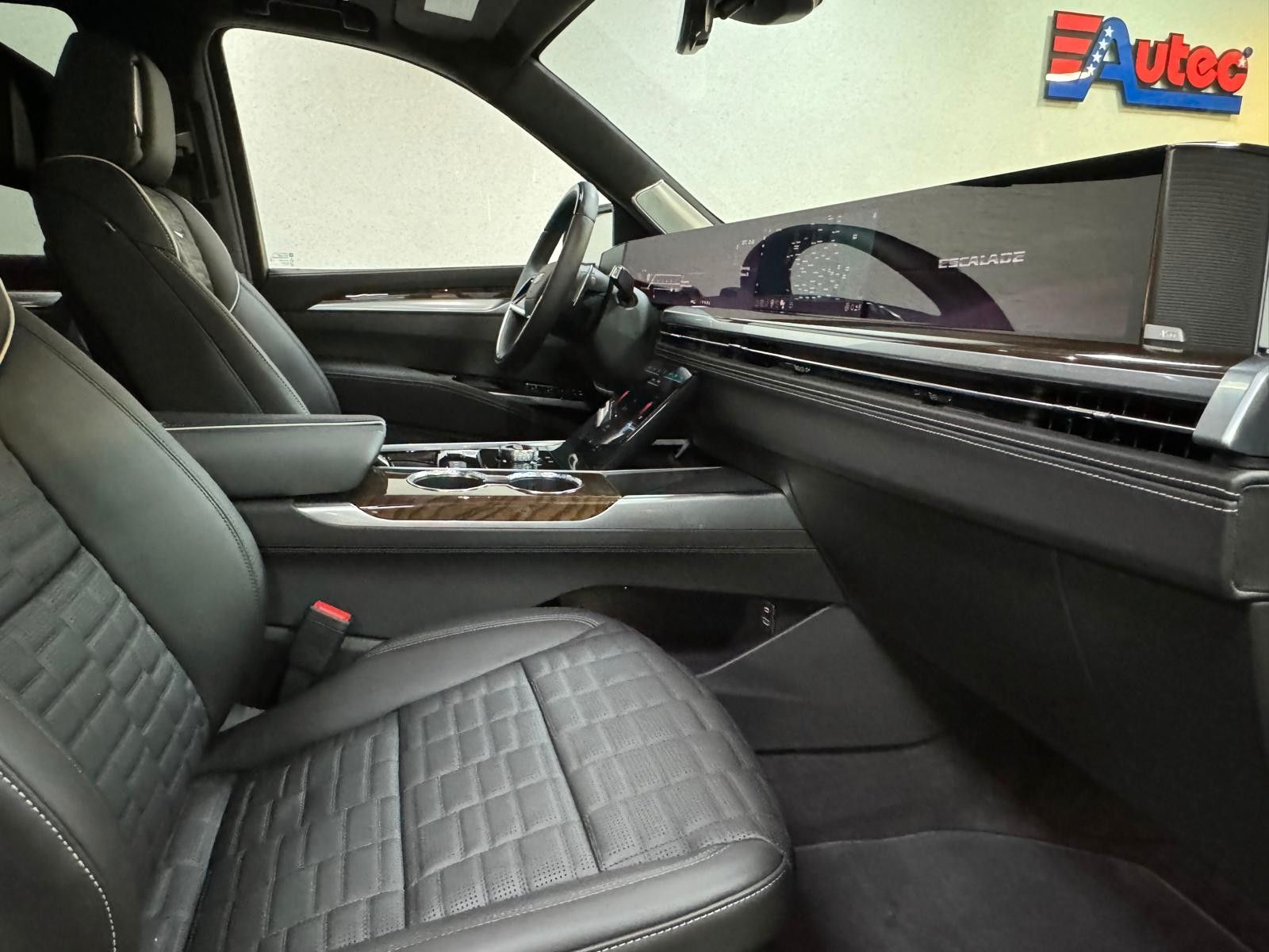 Fahrzeugabbildung Cadillac 2026 ESCALADE SPORT PLATINUM 6.2 V8-HUD-NIGHT V