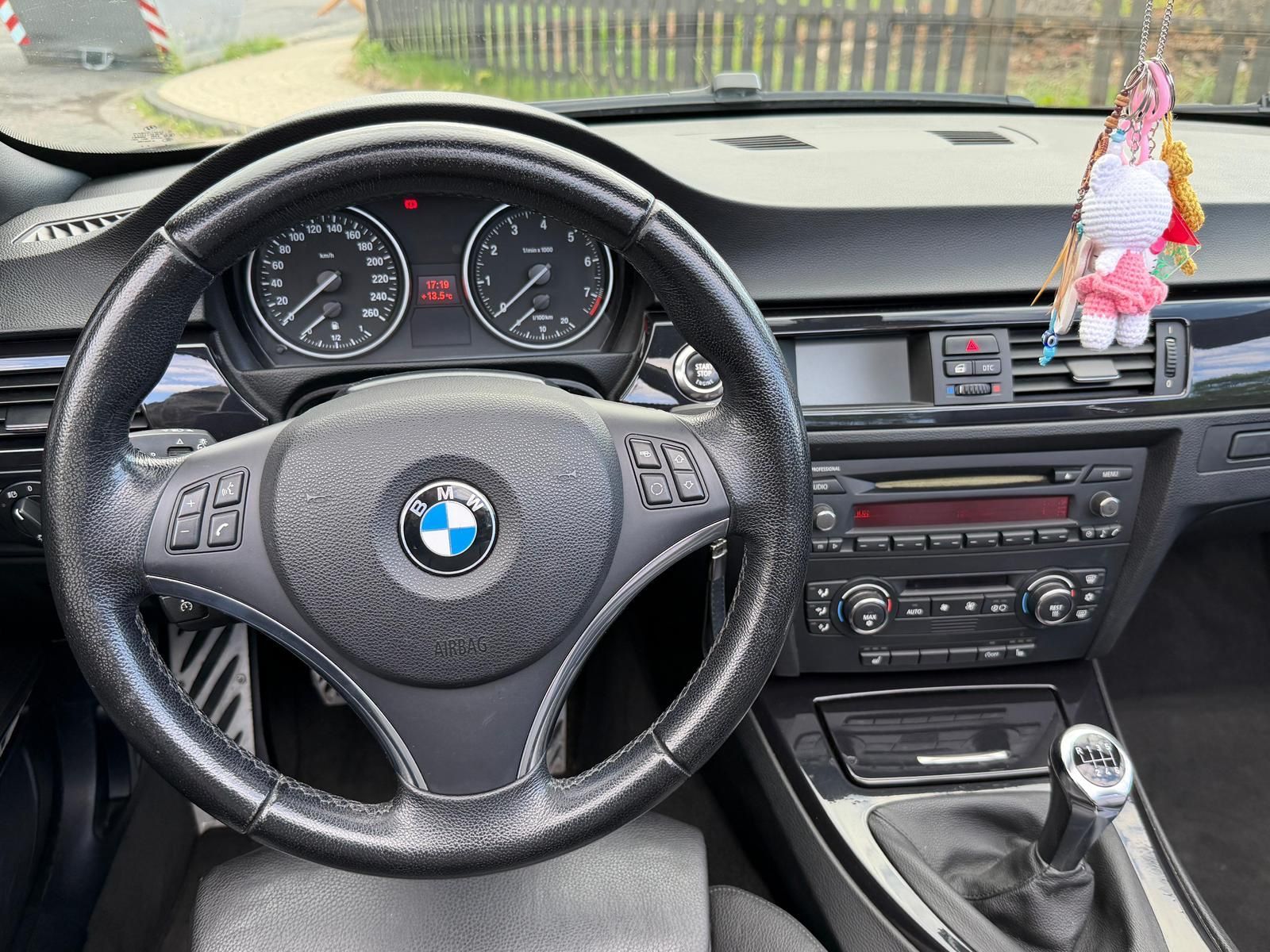 Fahrzeugabbildung BMW 320 3 Cabrio 320i