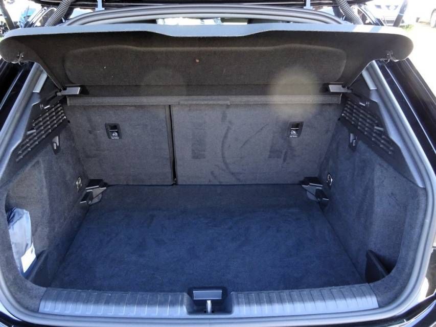 Fahrzeugabbildung Audi A3 Sportback 1.5 TFSI MHEV S line