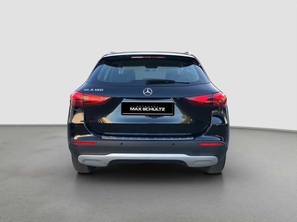 Fahrzeugabbildung Mercedes-Benz GLA 180 LED*AHK*NAVI*KAMERA*TOTWINKEL*DAB