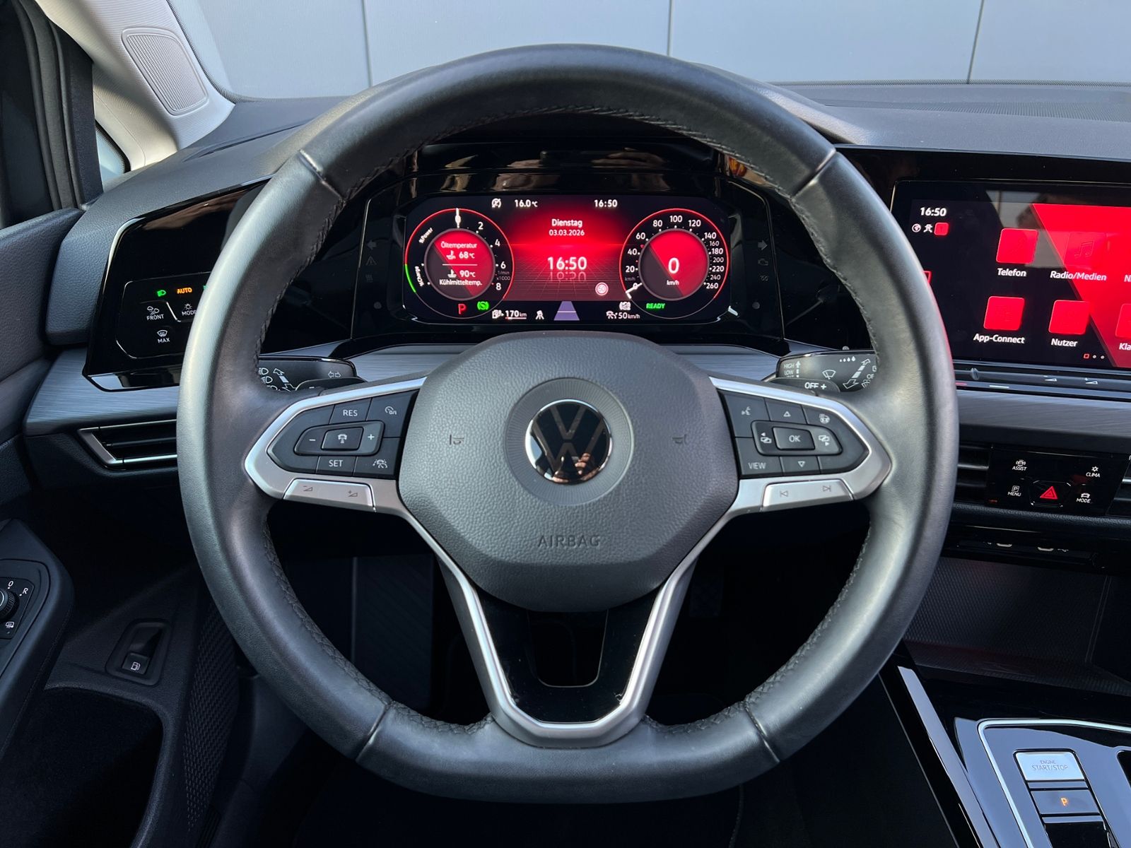 Fahrzeugabbildung Volkswagen Golf Style 1.4 TSI eHybrid DSG *AHK, IQ-Light, A