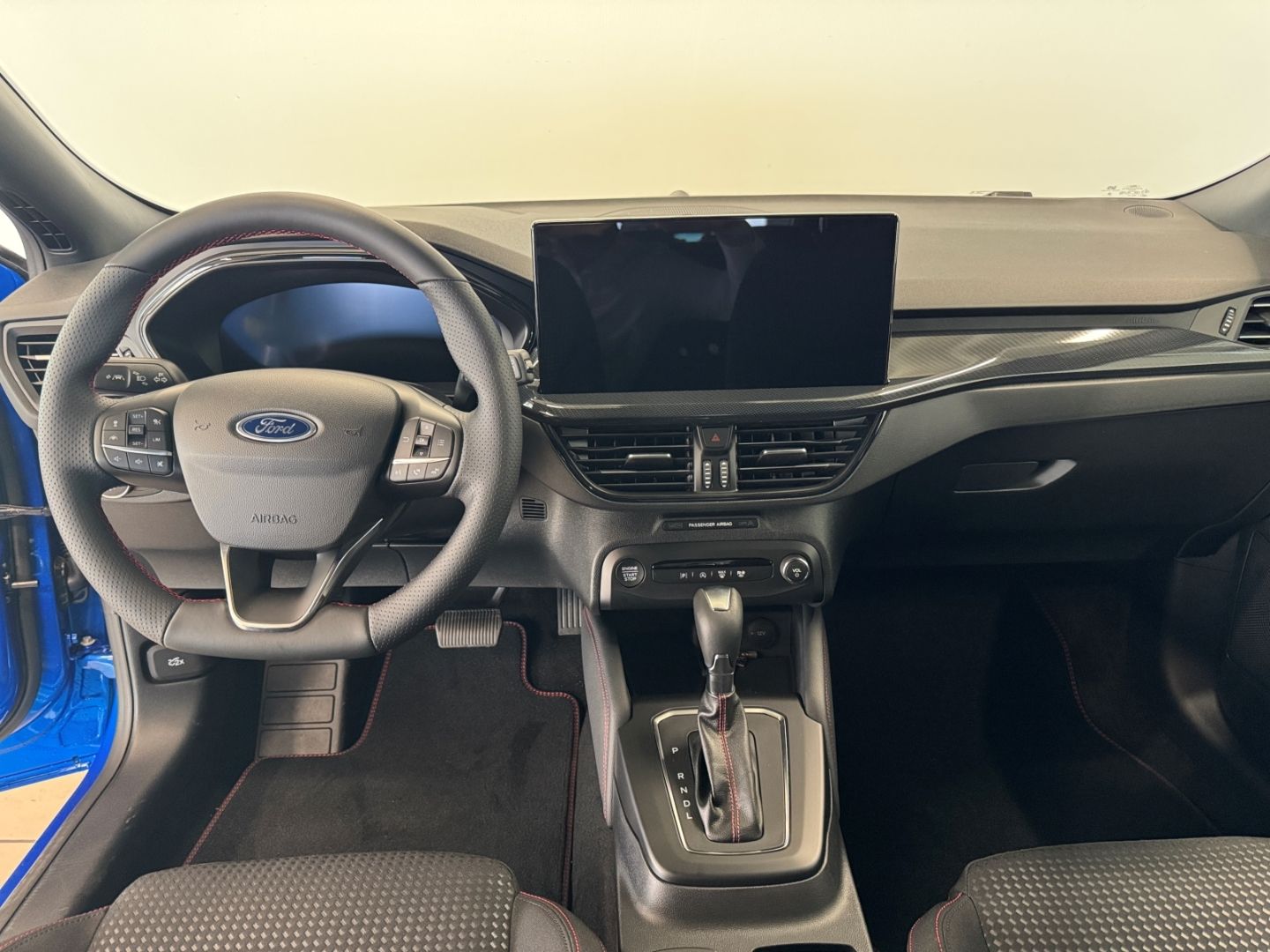 Fahrzeugabbildung Ford Focus ST-Line X B&O VerkehrszeichenER LED Kamera