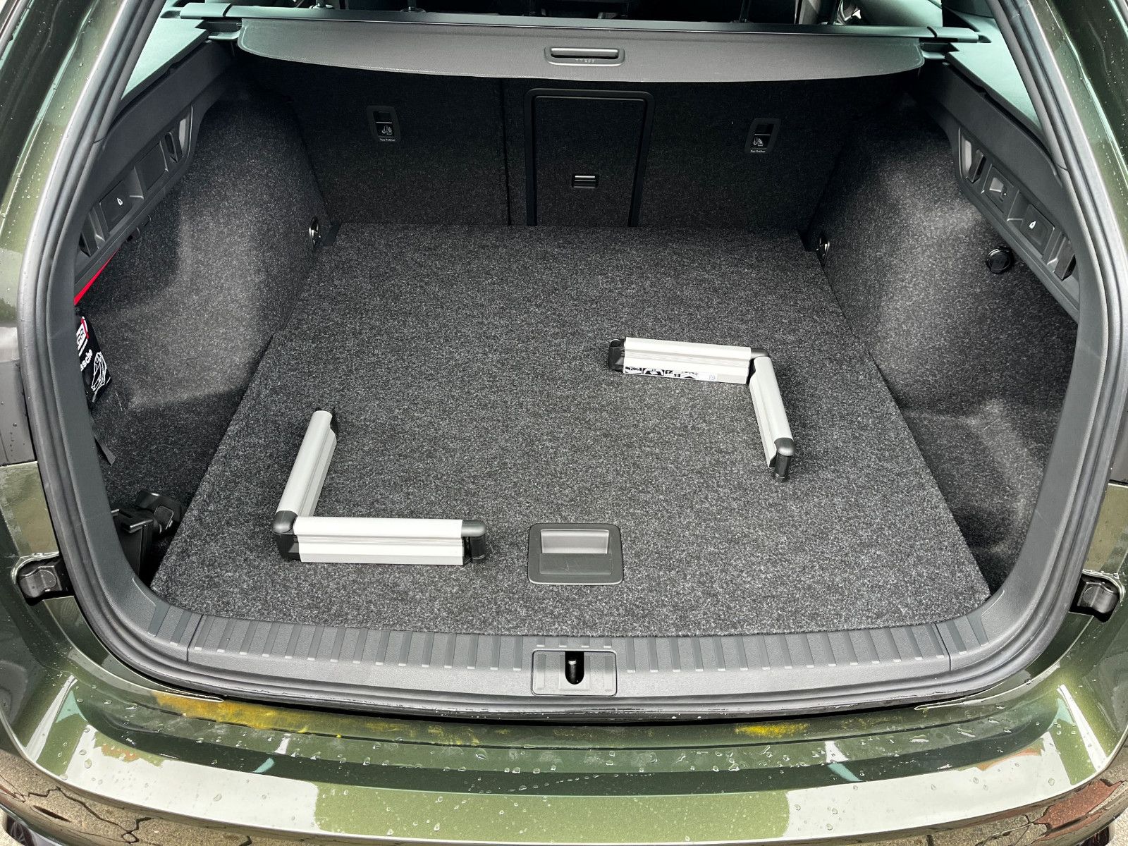 Fahrzeugabbildung SKODA Octavia Combi 2.0 TSI 239kW RS ABT PAN KAM 19"
