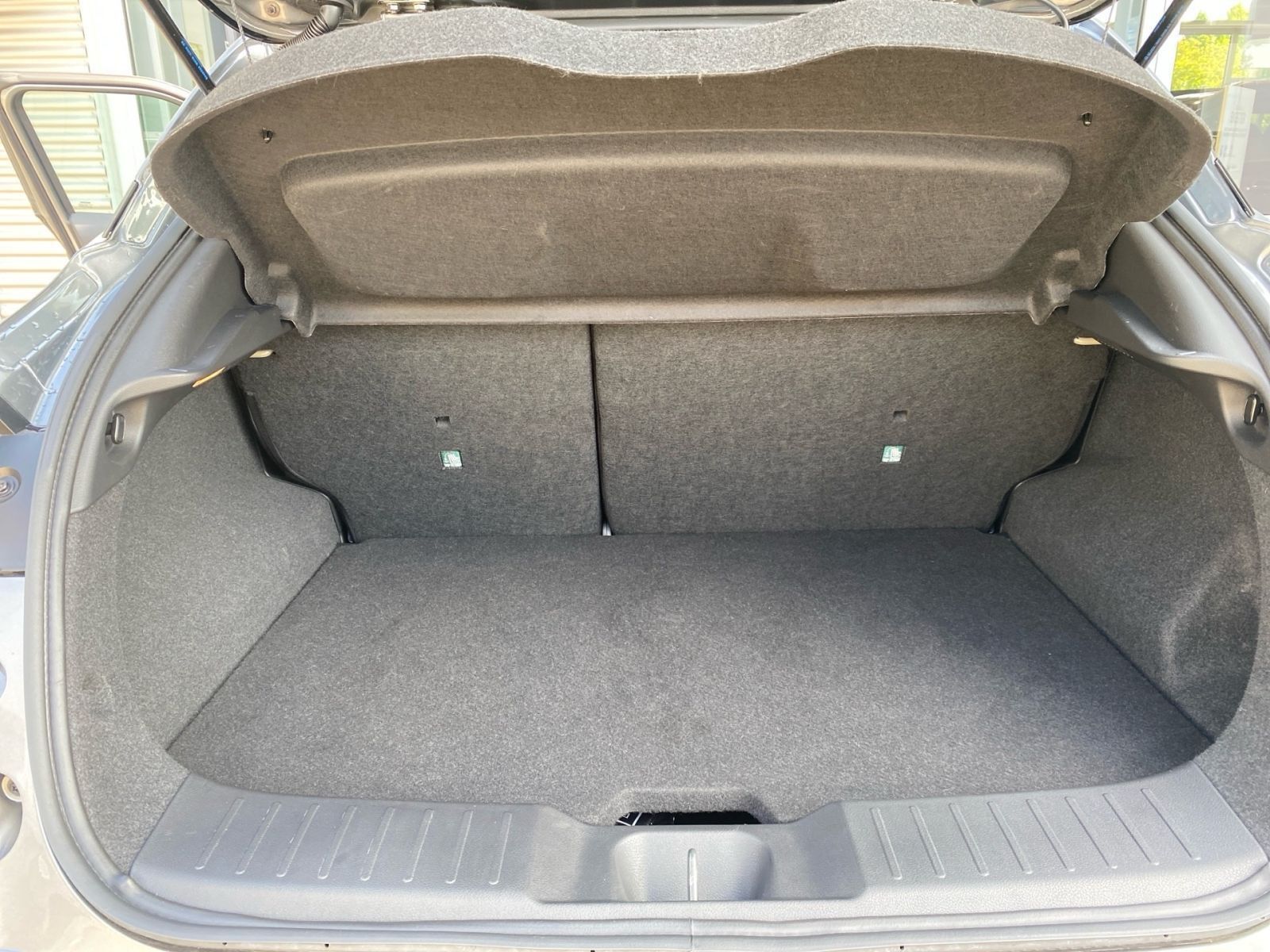 Fahrzeugabbildung Nissan Juke 1.6 Automatik Hybrid Tekna *Bose*360'*19Z*