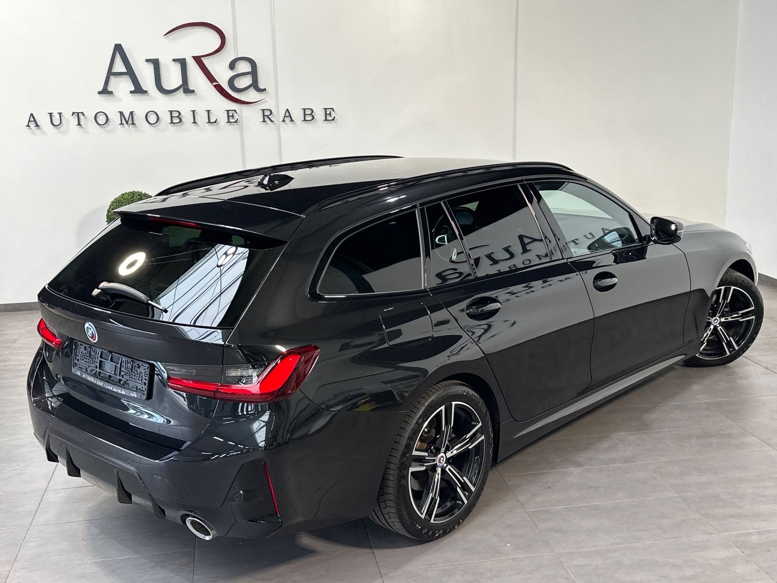 Fahrzeugabbildung BMW 320 d Touring M-Sport NAV+LED+KAMERA+H&K+18ZO+DA