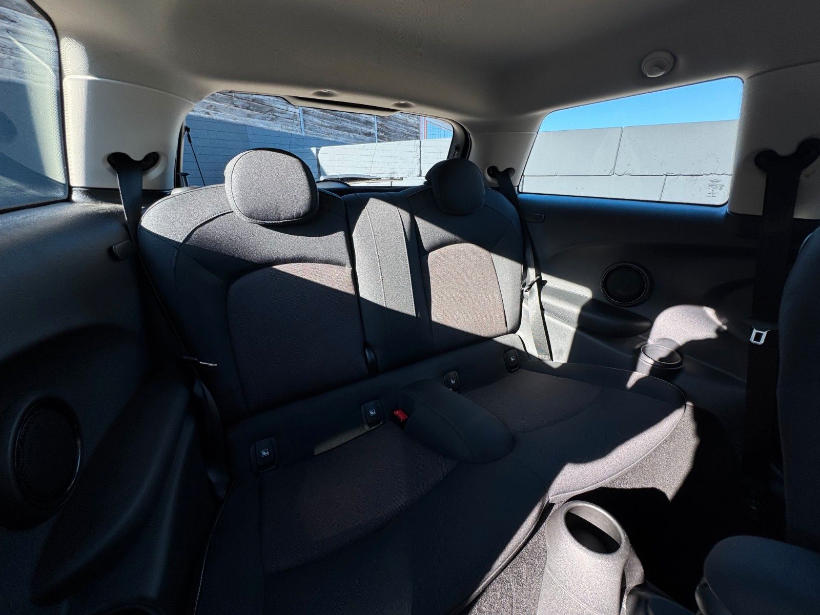 Fahrzeugabbildung MINI One Aut. Blackyard Tempomat Sitzheizung BLT LED