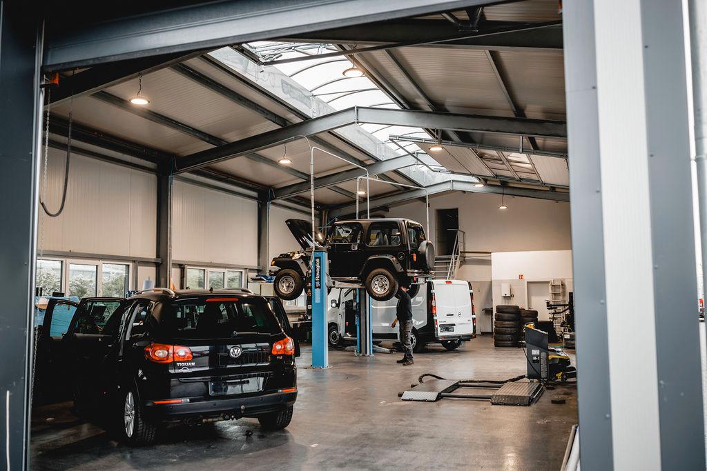 showroom-image-top