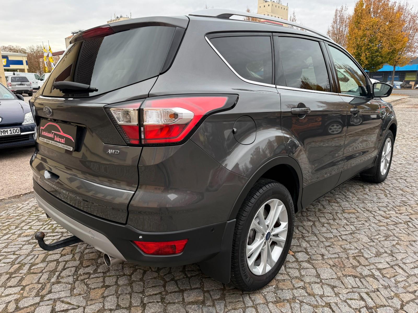 Ford Kuga 2.0 TDCi Titanium 4x4 Automatik Navi 1.Hand