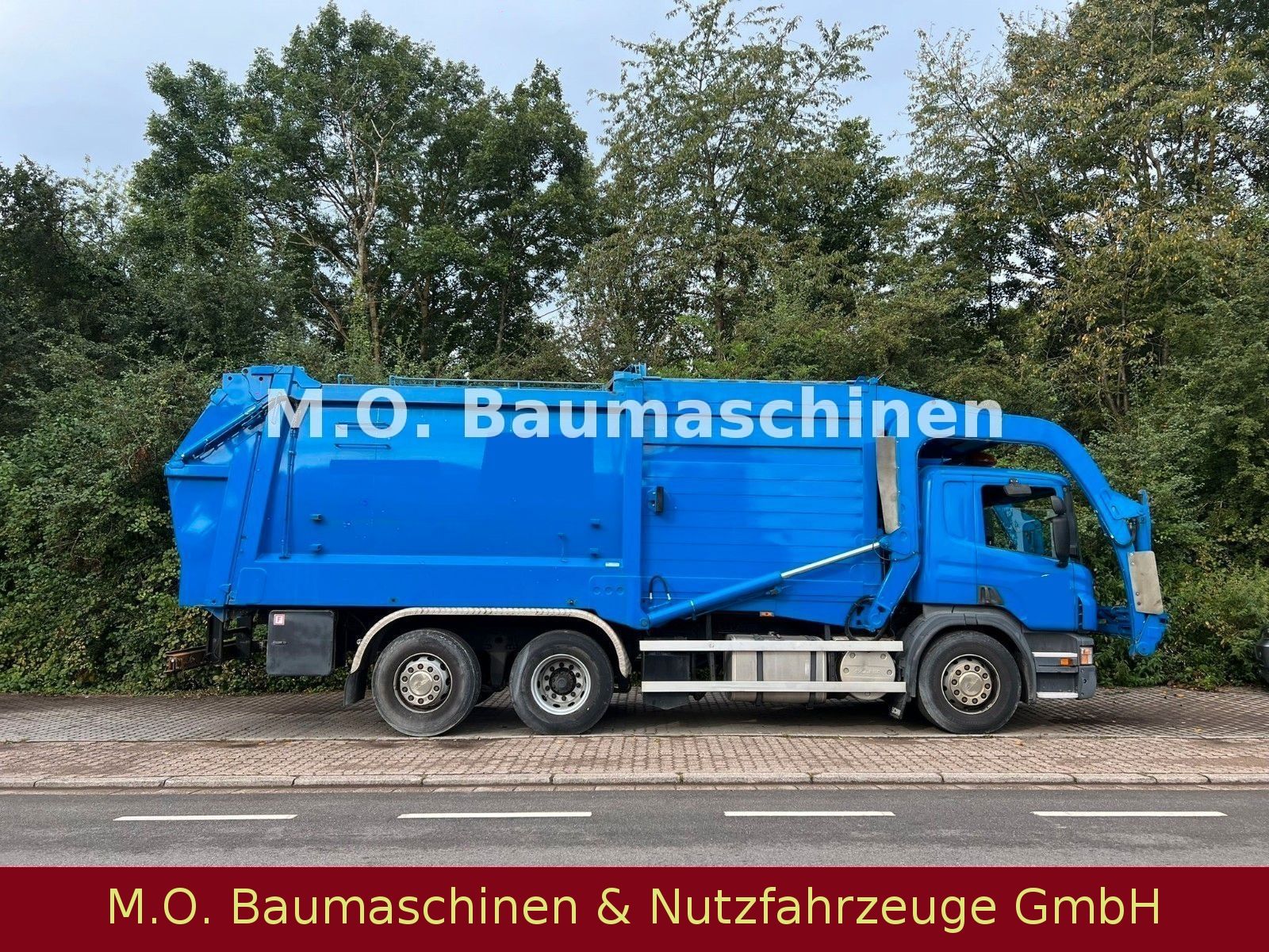 Fahrzeugabbildung Scania P 320 LB / Kehrichtabfuhrwagen / Frontlader