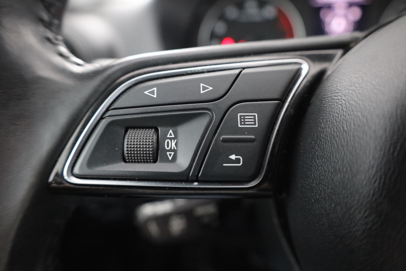Audi Q2 30 TFSI Sport Navi Sitzheizung AHK