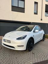 Tesla Model Y Performance Dual Motor AWD Performance - Tesla Model Y: Limousine