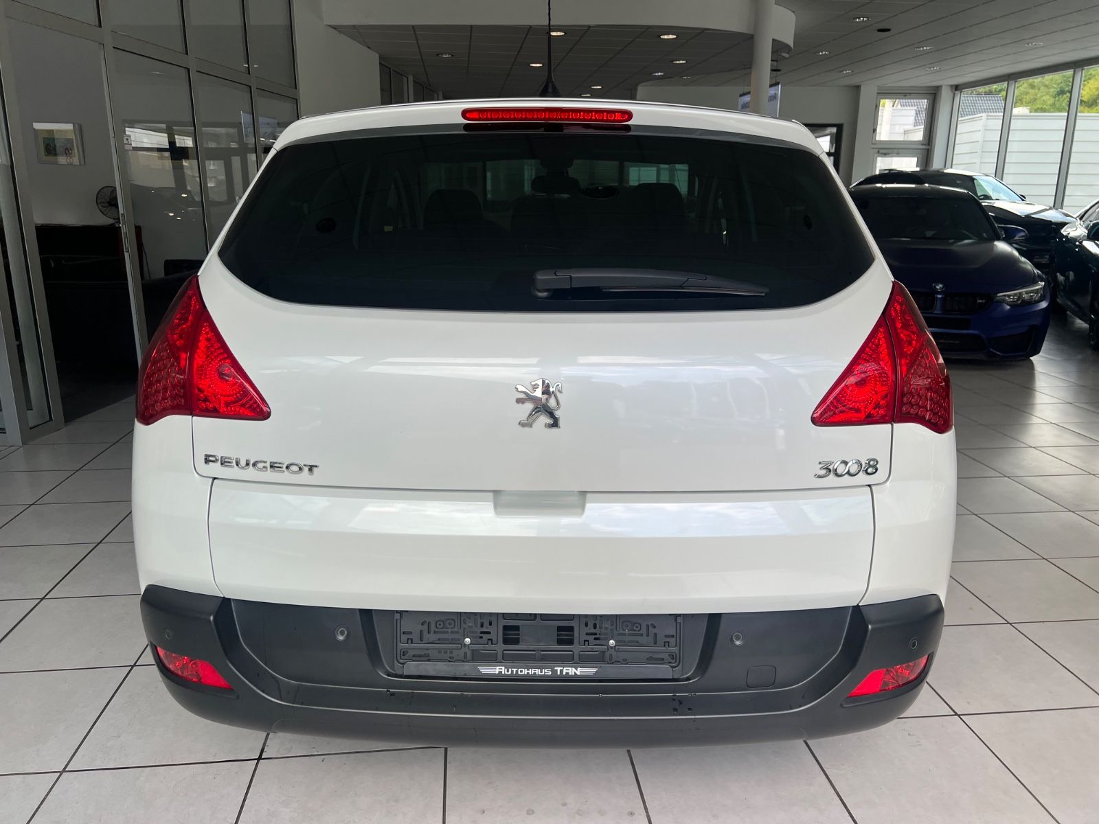 Fahrzeugabbildung Peugeot 3008 Business-Line Automatik