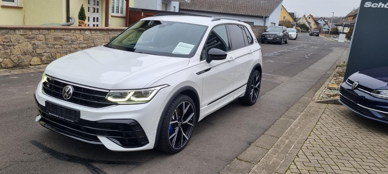 Volkswagen Tiguan R 4Motion Black & Style Akrapovic