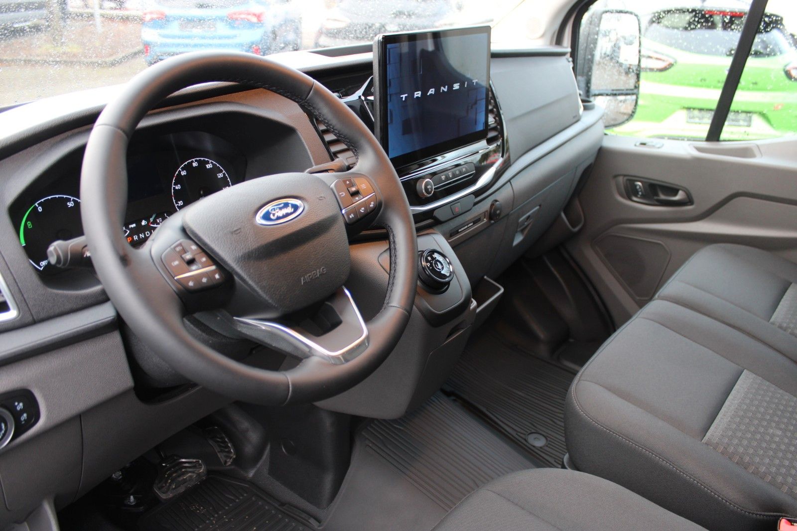 Fahrzeugabbildung Ford e-Transit 350 L3H2 TREND ELEKTRO + Technologie P
