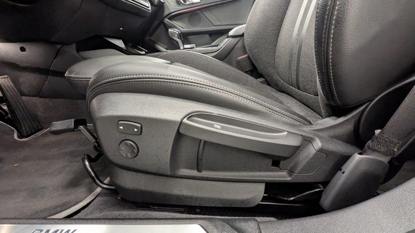 BMW 1 Series i Sport Line HiFi PA DAB LED 17'', миниатюра 17