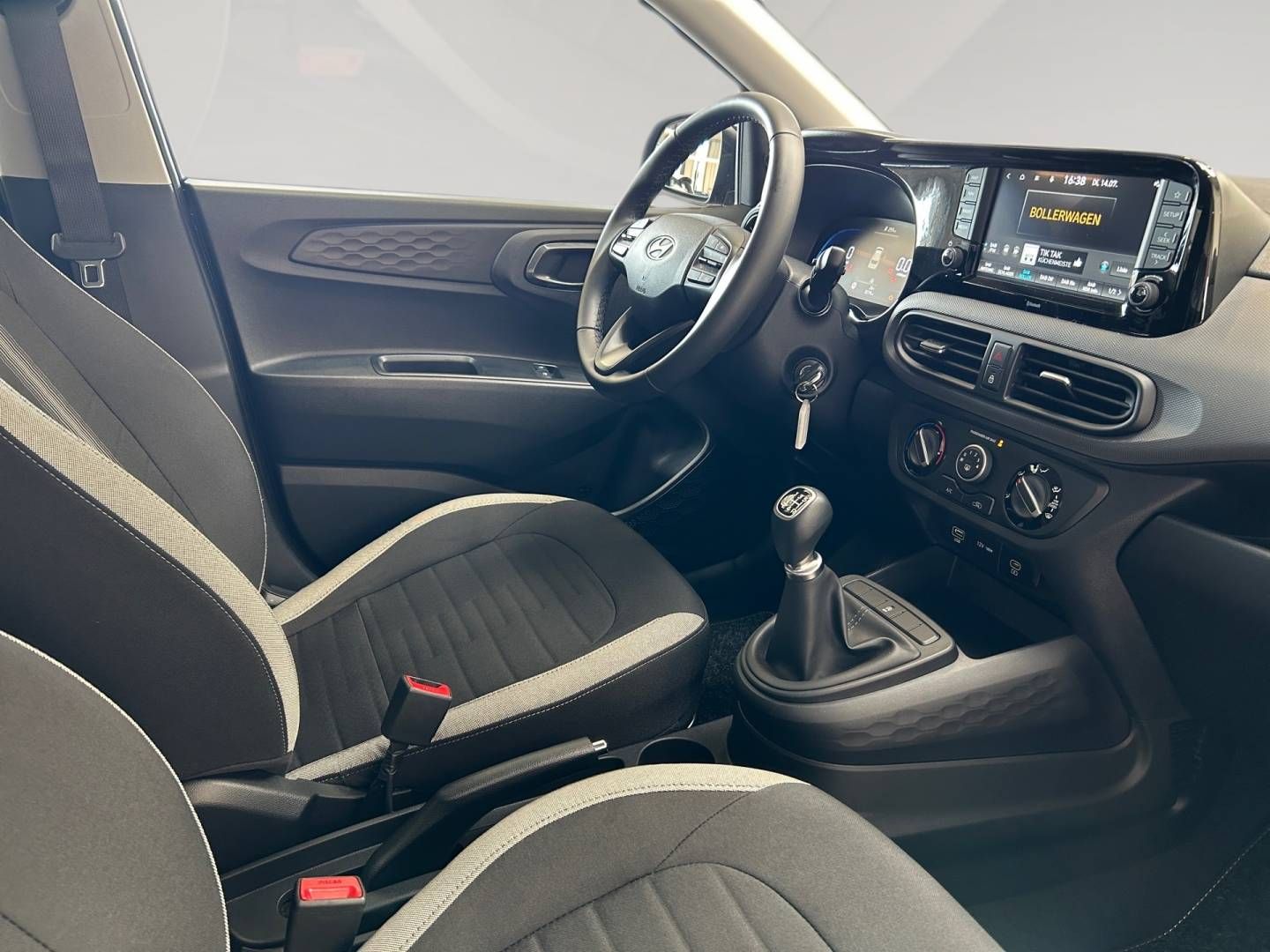 Fahrzeugabbildung Hyundai i10 FL 1.0 Benzin (63 PS) | Apple CarPlay u. And