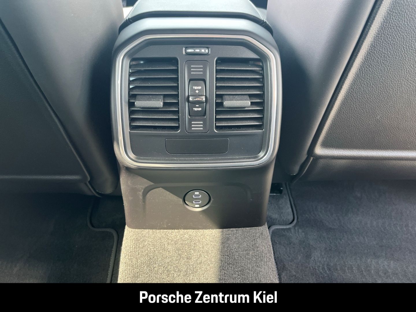Porsche Macan GTS BOSE Sportabgasanlage Luftfederung LED foto 22