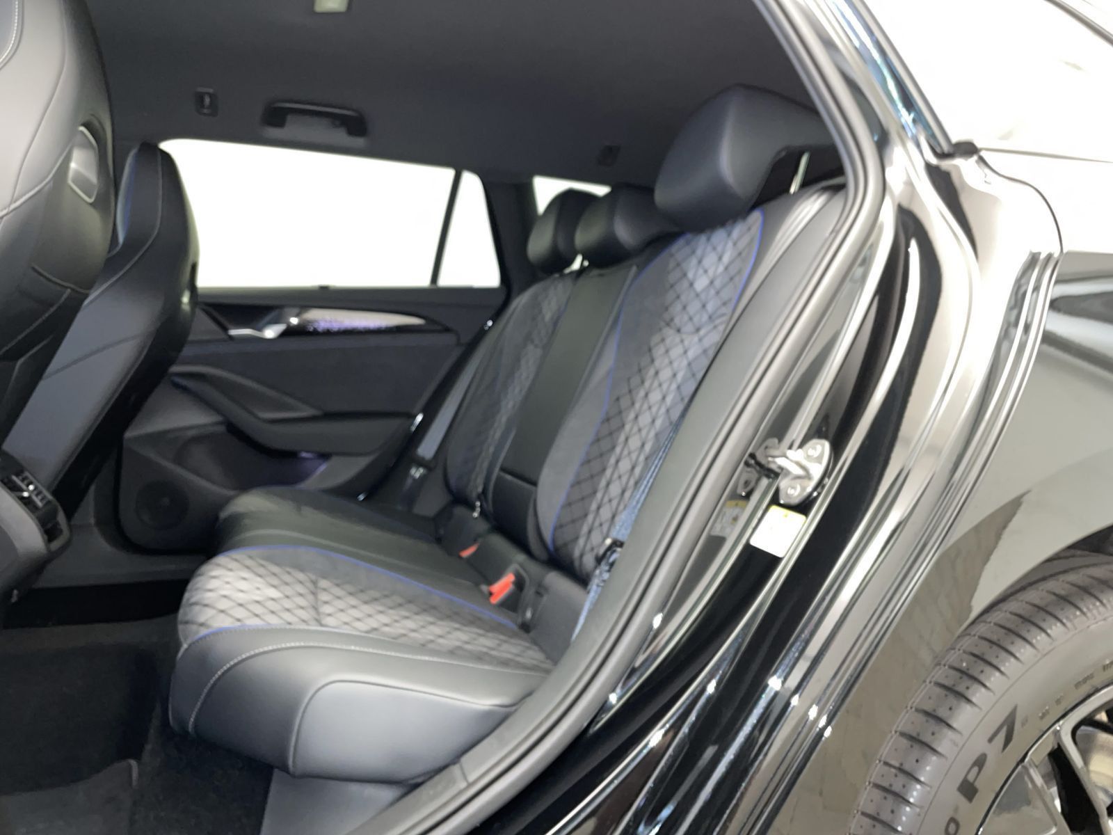 Volkswagen Passat - Bild 9