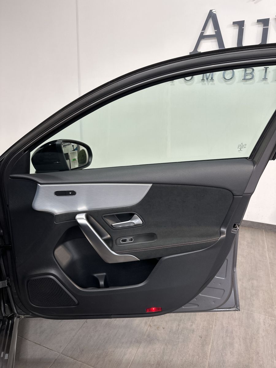 Fahrzeugabbildung Mercedes-Benz A 180 AMG-Line NAV+LED+PANORAMA+SHZ+NIGHT+19ZOLL