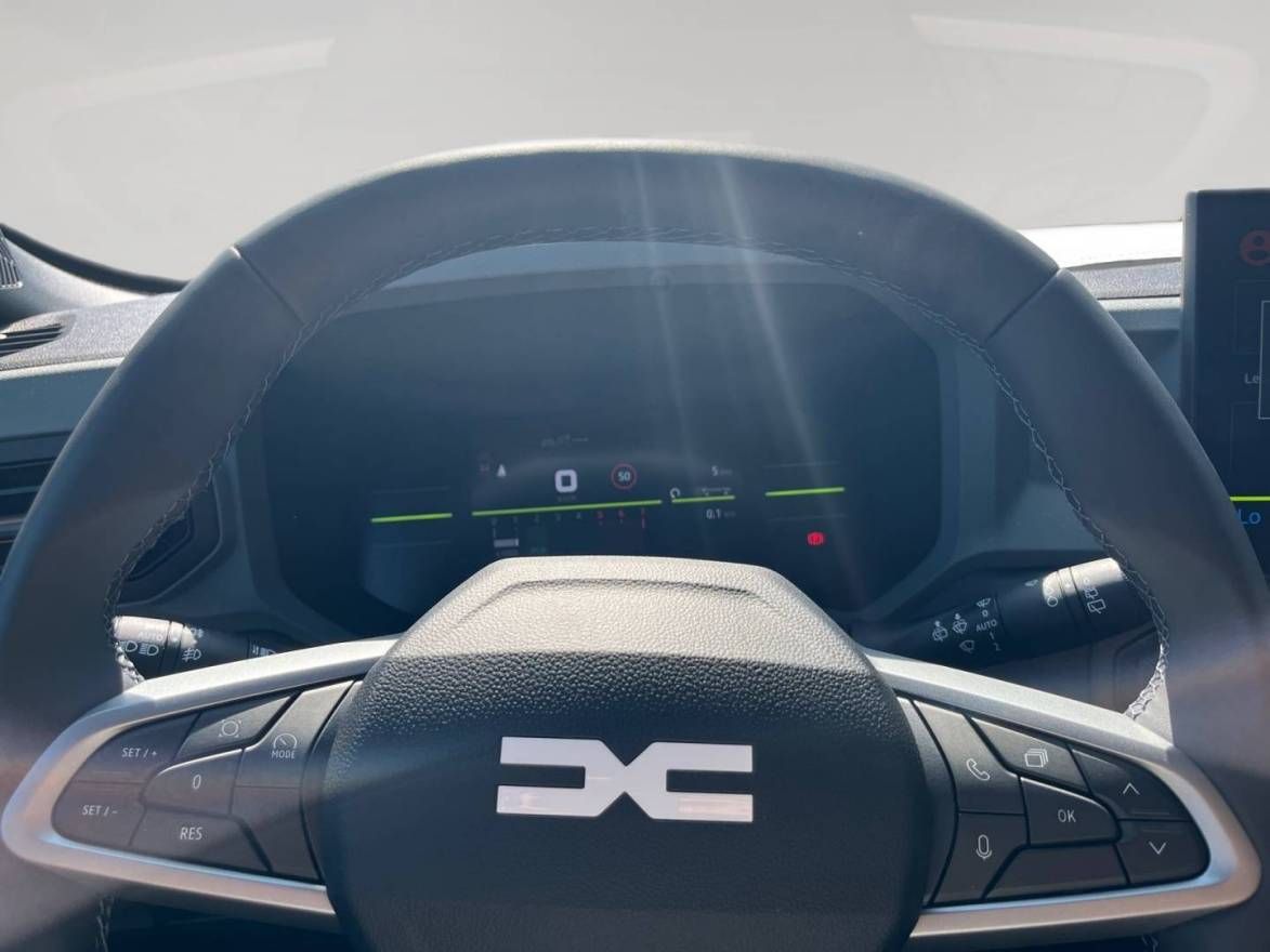 Fahrzeugabbildung Dacia Duster Extreme mild hybrid 140