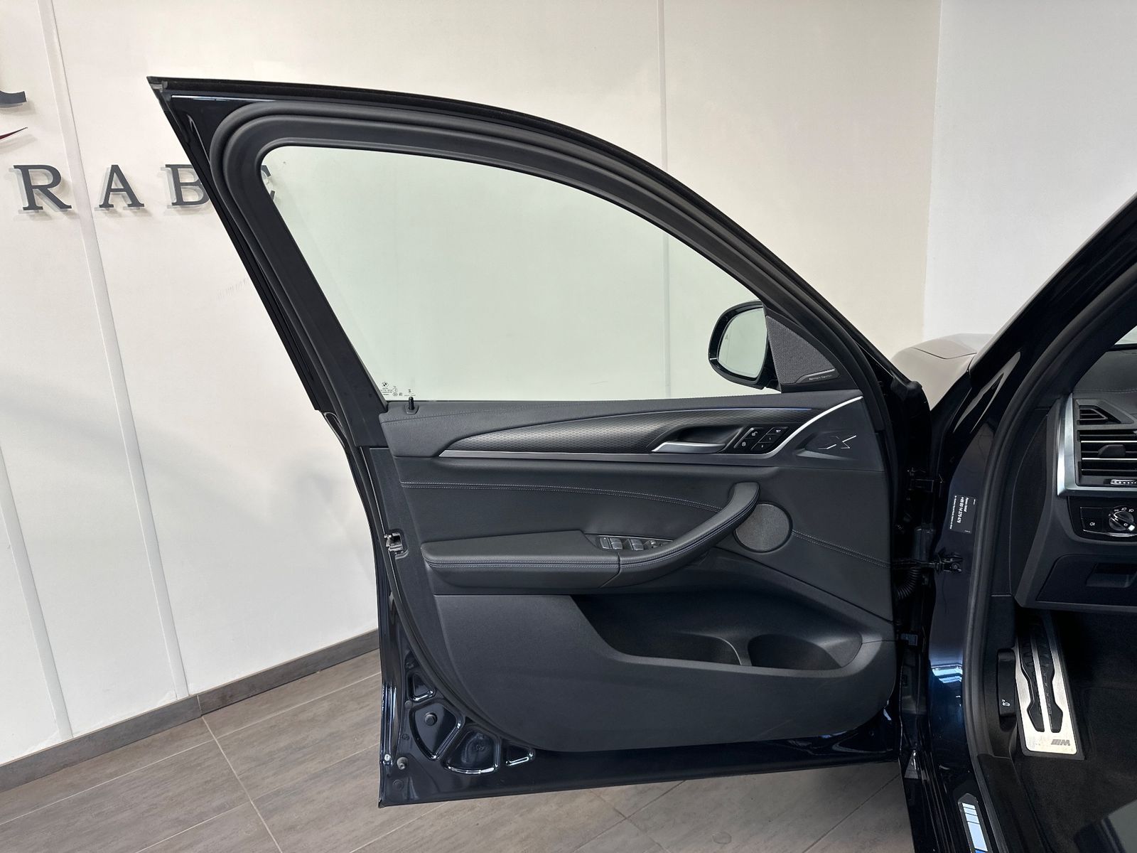 Fahrzeugabbildung BMW iX3 Impressive M Sport NAV+LED+PANO+AHK+HUD+360°