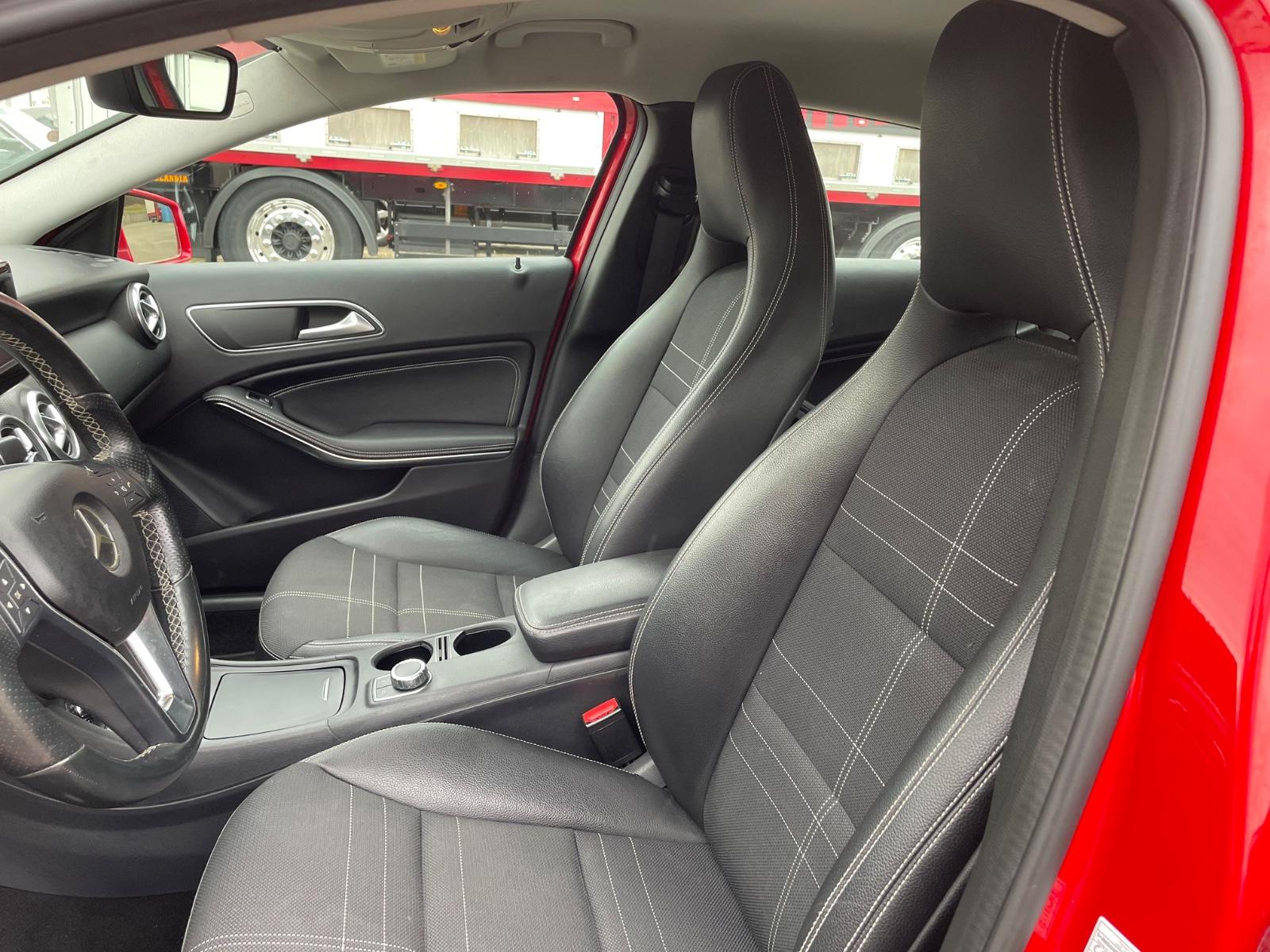 Mercedes-Benz A 250 4Matic AUT/NAVI/XENON/ALU/STANDHEIZUNG/TOP