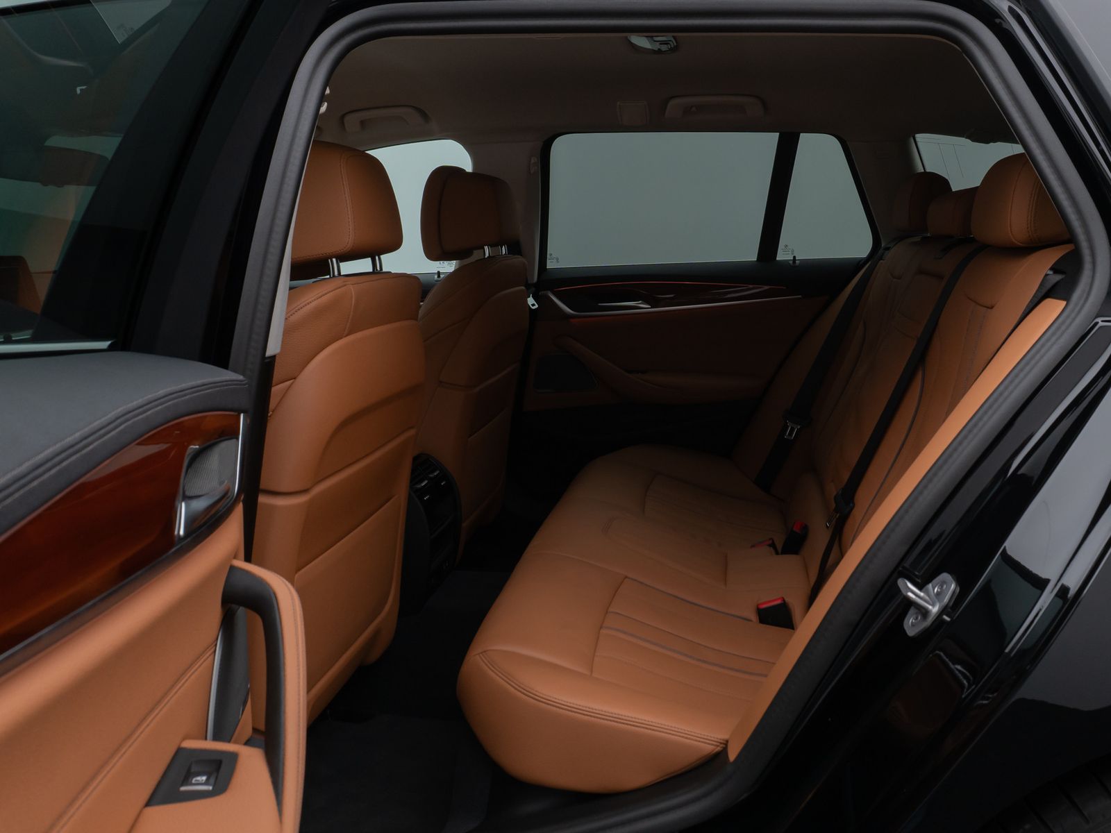 Fahrzeugabbildung BMW 530d xD Luxury Line Laser HUD DAB H/K AHK 19Zoll