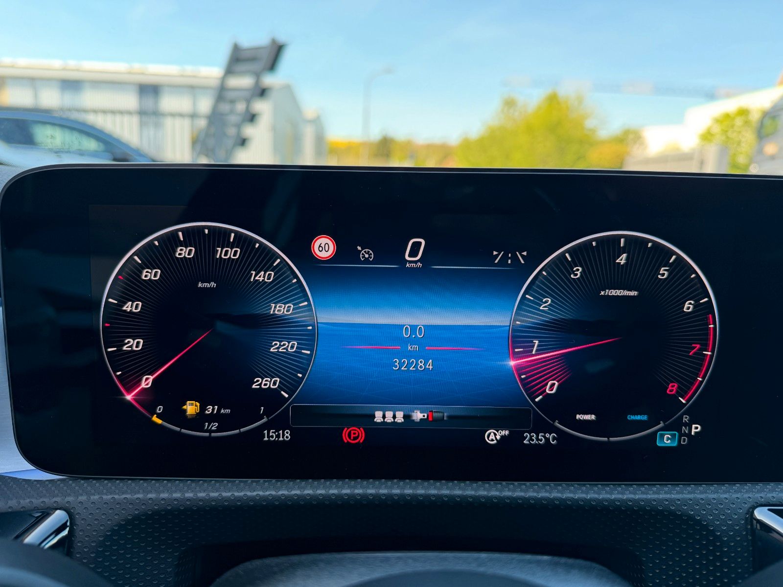 Fahrzeugabbildung Mercedes-Benz A 200 Limousine AMG NIGHT+AHK+MEMORY+360°+Ambien