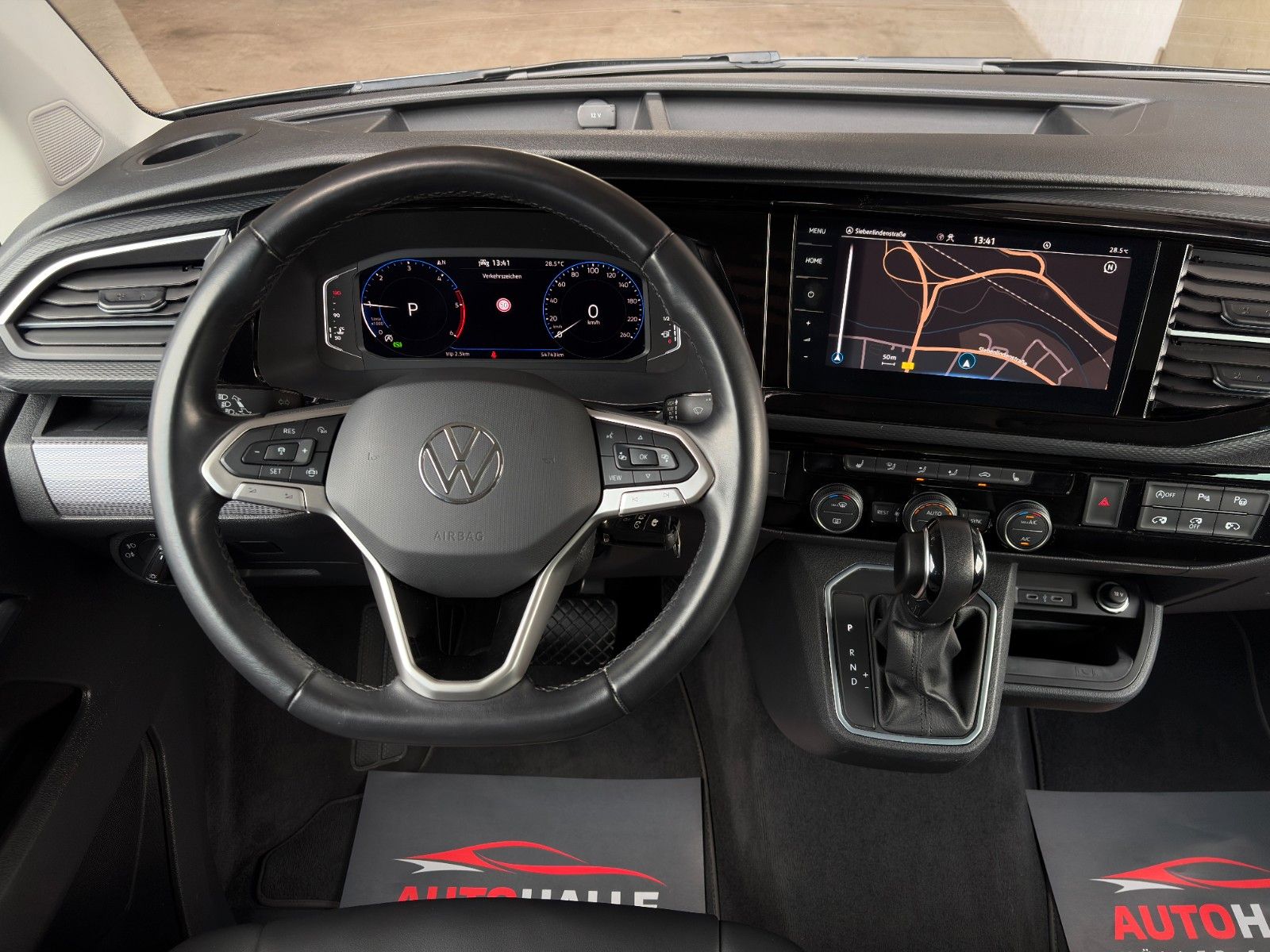 Fahrzeugabbildung Volkswagen T6.1 Multivan Highline Alcan. CAM ACC SHZ 3-Z KL