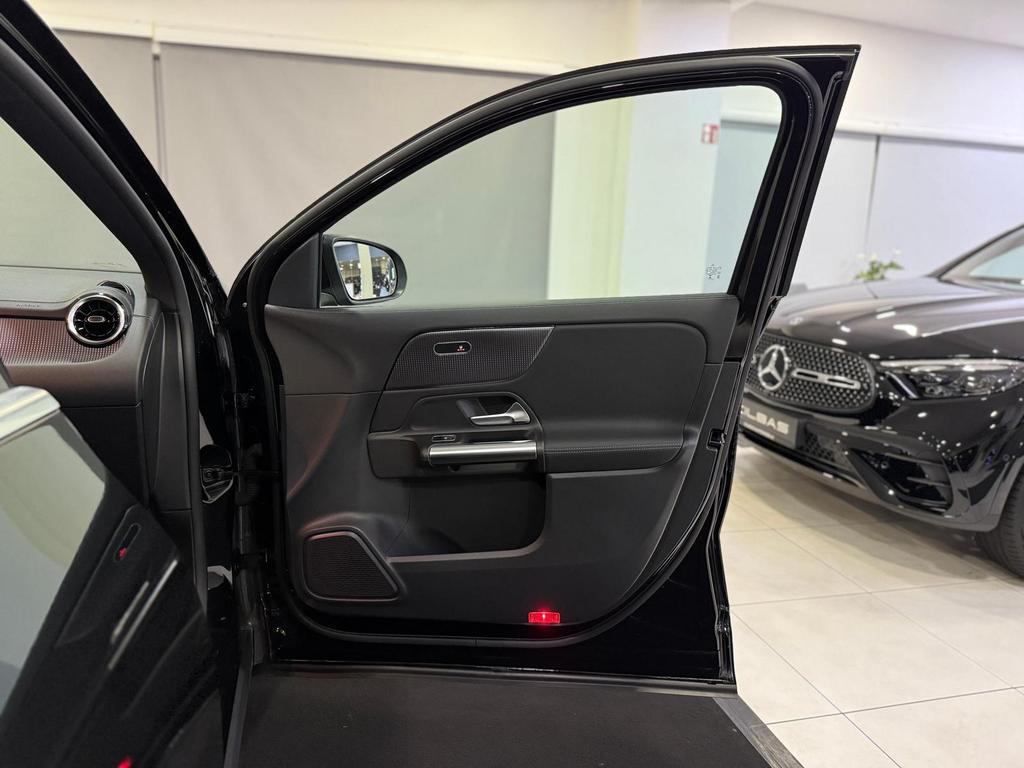 Mercedes-Benz GLA 220