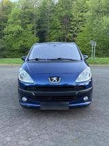 Peugeot 1007 - gebrauchte Peugeot 1007 aus dem Jahr 2005